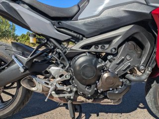 Yamaha Tracer 900 Gris y Roja