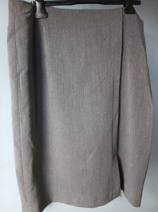 Falda Gris