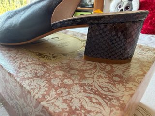 Zapato azul marino tacón usado una vez