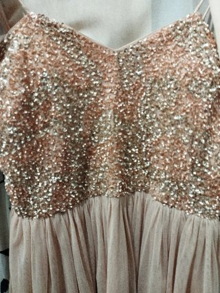Vestido de fiesta Krisp dorado y rosa palo