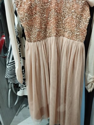 Vestido de fiesta Krisp dorado y rosa palo