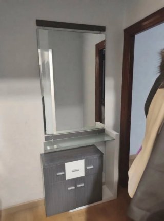 Mueble de entrada con espejo y cristal