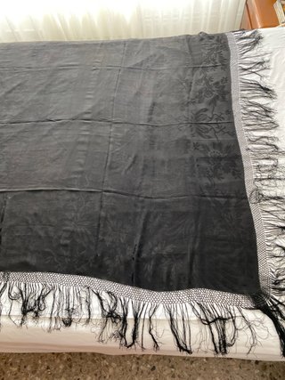 Mantón de Manila Negro con Flecos