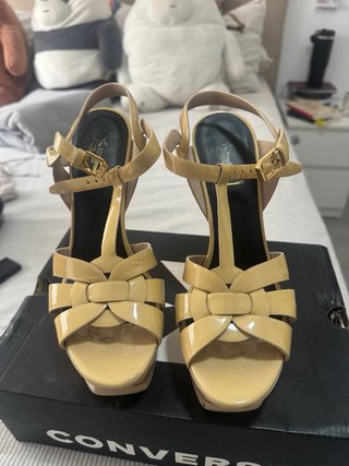Zapatos de tacón Yves Saint Laurent