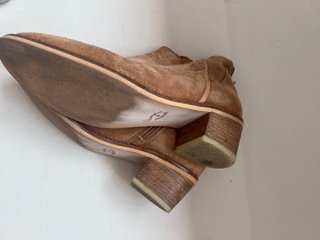 Botines Camel Estilo Cowboy