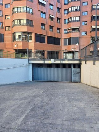 Garaje en venta en Costillares en Madrid