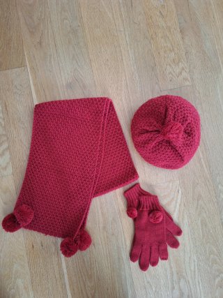 Conjunto de Bufanda, Gorro y Guantes Rojo