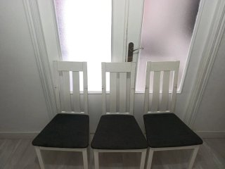 Set de 3 Sillas de Madera y Tela