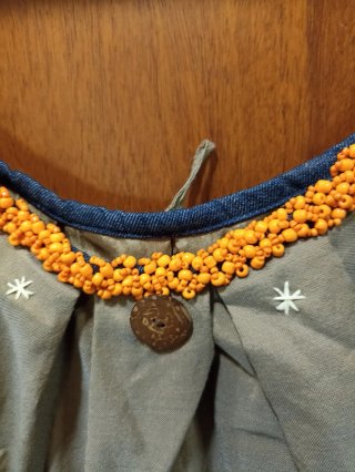 Bolso boho bordado flores abalorios verde caqui