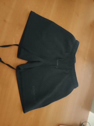 Pantalón corto Essentials negro