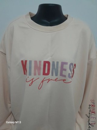 Sudadera Kindness is free