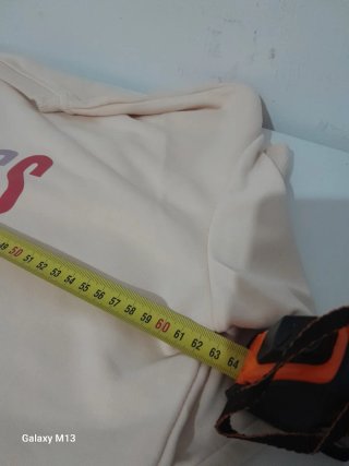 Sudadera Kindness is free