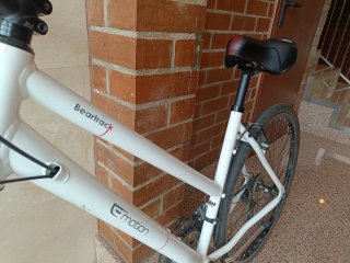 Bicicleta de adulto blanca