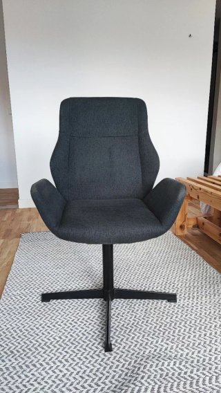 Silla de oficina gris tela y metal