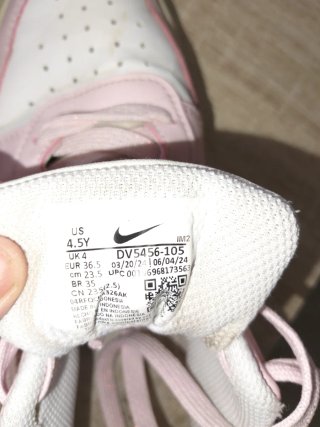 Zapatillas Nike Blancas y Rosas