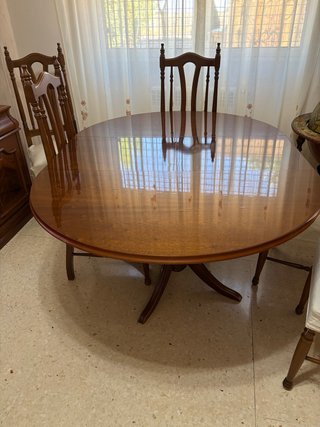 Mesa de Comedor Redonda de Madera