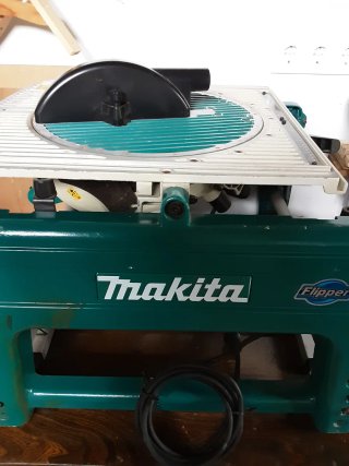 Sierra eléctrica Makita Flipper