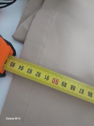 Gabardina beige elegante