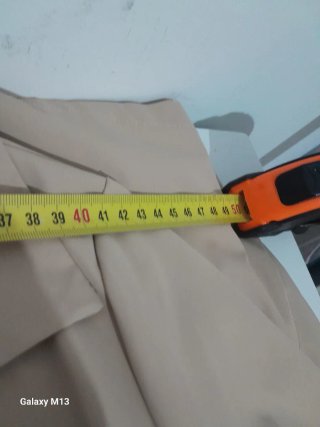 Gabardina beige elegante