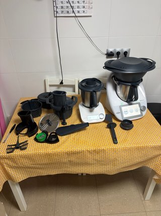 Thermomix TM6 y Thermomix Friend con 2 Vasos y cor