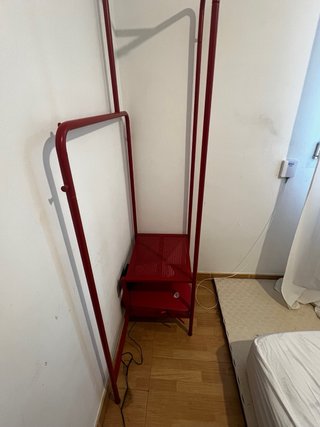 Burro de Ropa IKEA Rojo