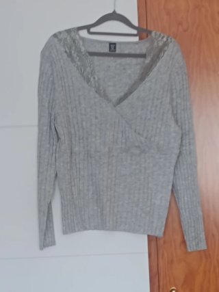 Jersey de Canalé Gris con Escote Cruzado