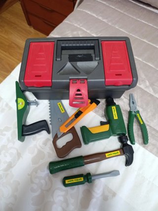 Caja de herramientas de juguete