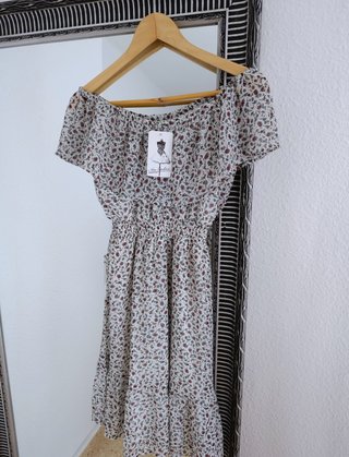 Vestido nuevo sin estrenar y con etiqueta. Sin man
