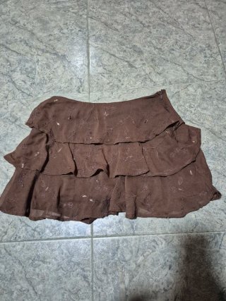 Falda Marrón con Volantes