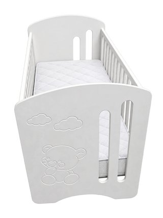 Cuna de bebé blanca con ositos