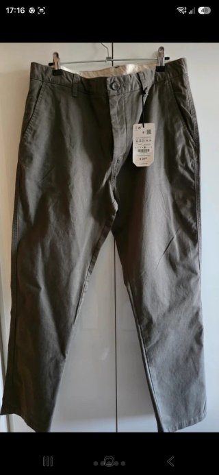 Chino sin estrenar de Pull&Bear T. 44