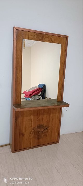 Mueble de Peluquería con Espejo