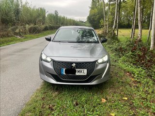 Peugeot e-208 2023