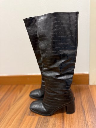 Botas Negras Efecto Piel de Cocodrilo