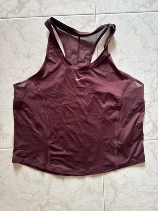 Camiseta Deportiva Nike Morada