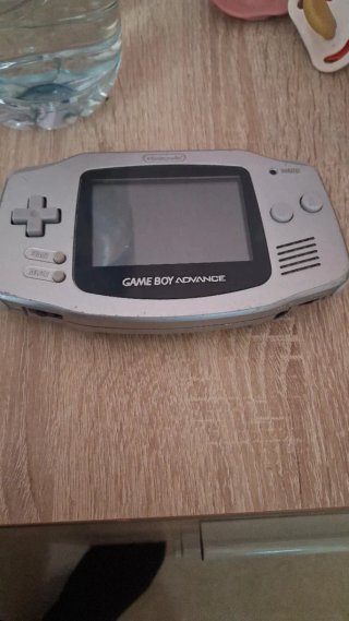 Nintendo Game Boy Advance Plata sin tapa de pilas