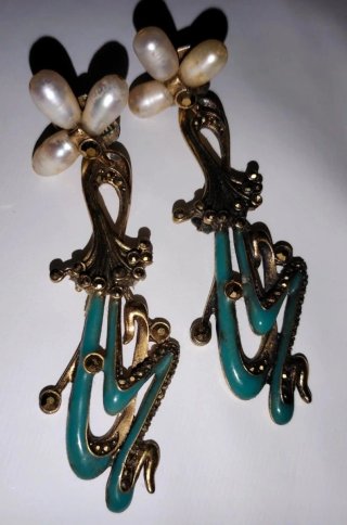 Pendientes Uterqüe Perlas Dulces dorados y Verde