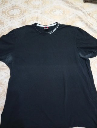 T-shirt The North Face nera