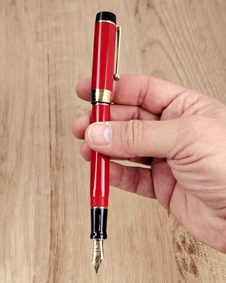 Pluma Estilográfica Roja y Dorada
