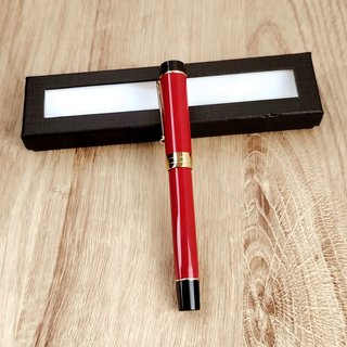 Pluma Estilográfica Roja y Dorada