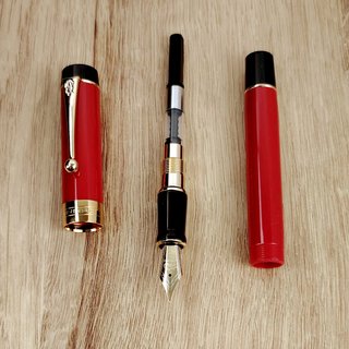 Pluma Estilográfica Roja y Dorada