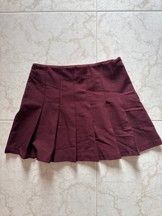 Falda plisada morada