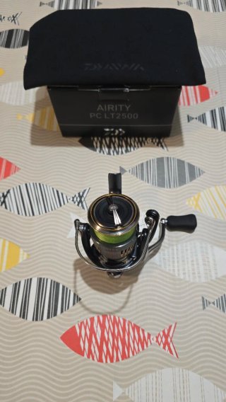 CARRETE DAIWA AIRITY PC LT2500