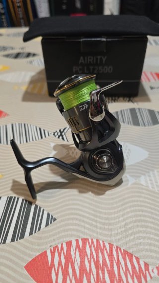 CARRETE DAIWA AIRITY PC LT2500