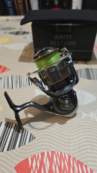 CARRETE DAIWA AIRITY PC LT2500