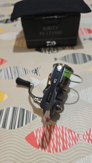 CARRETE DAIWA AIRITY PC LT2500
