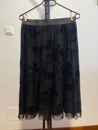 Falda negra Stradivarius