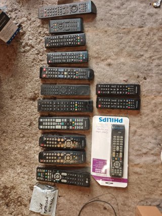 Lote de mandos a distancia 15€ todos