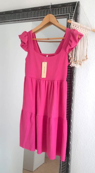 Vestido rosa chicle. Nuevo sin estrenar y con etiq