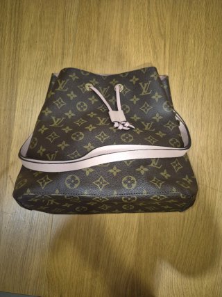 Bolso Louis Vuitton NéoNoé MM